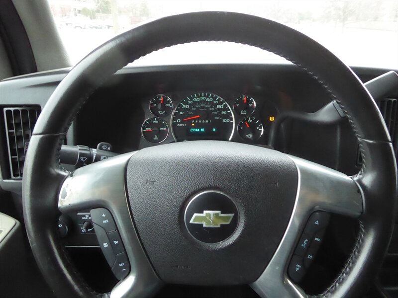 2012 CHEVROLET EXPRESS - Image 11