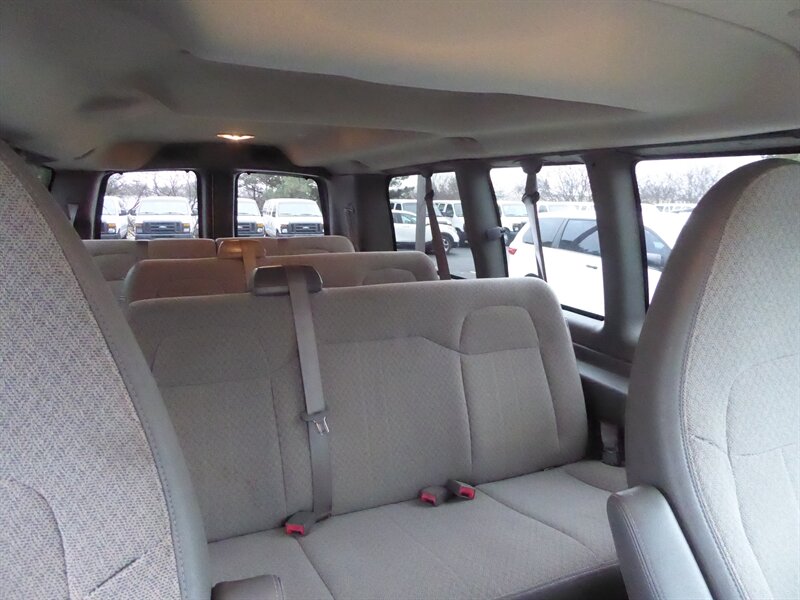 2012 CHEVROLET EXPRESS - Image 27