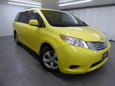 2015 Toyota Sienna LE 7-Passenger Auto Acces Minivan