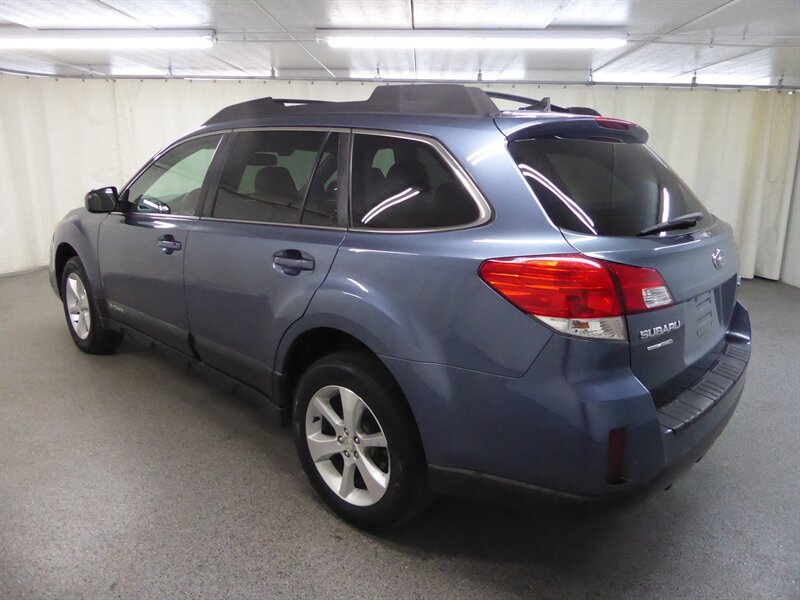 2013 Subaru Outback 2.5i Limited photo 5
