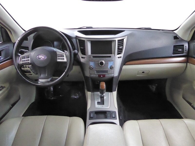 2013 Subaru Outback 2.5i Limited photo 9