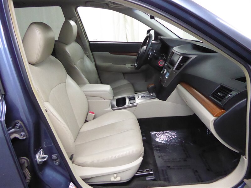 2013 Subaru Outback 2.5i Limited photo 25