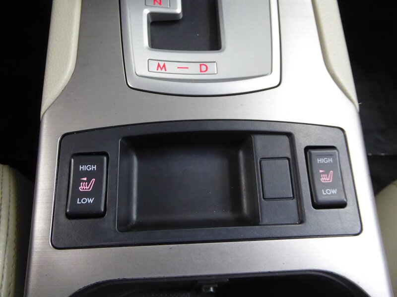2013 Subaru Outback 2.5i Limited photo 17