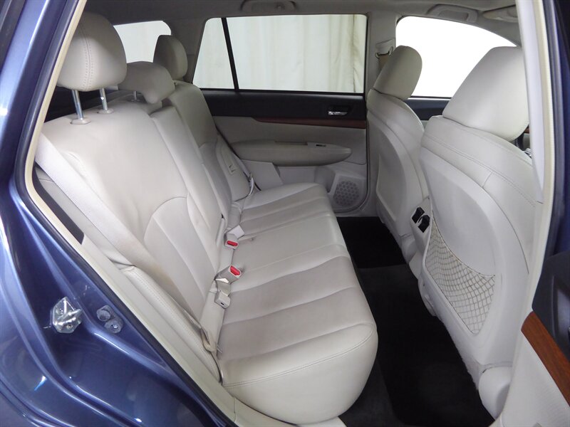 2013 Subaru Outback 2.5i Limited photo 31