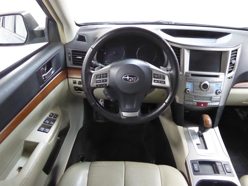 2013 Subaru Outback 2.5i Limited photo 10