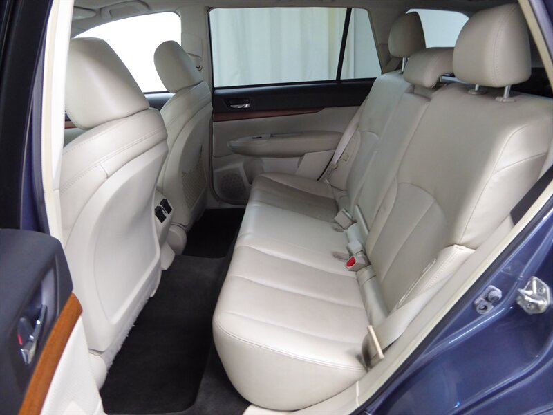 2013 Subaru Outback 2.5i Limited photo 28