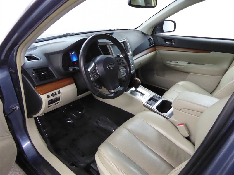 2013 Subaru Outback 2.5i Limited photo 19