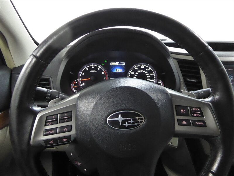 2013 Subaru Outback 2.5i Limited photo 11