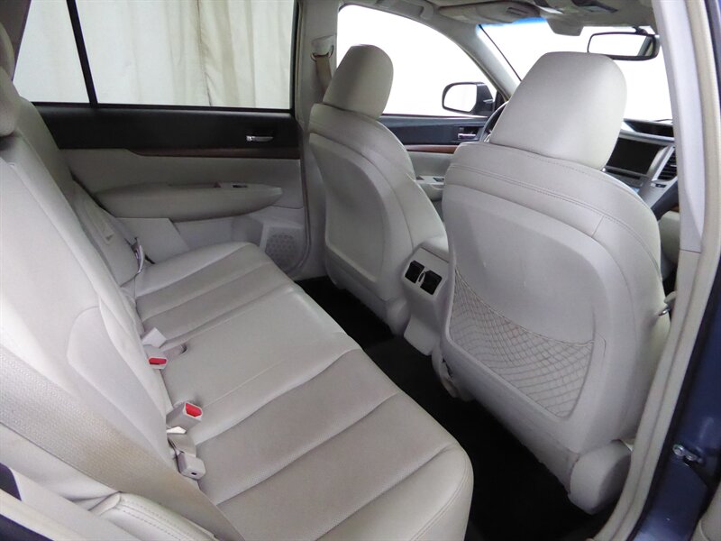 2013 Subaru Outback 2.5i Limited photo 30