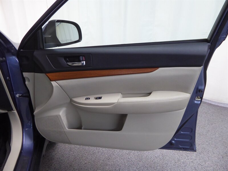 2013 Subaru Outback 2.5i Limited photo 26