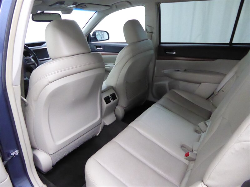 2013 Subaru Outback 2.5i Limited photo 27