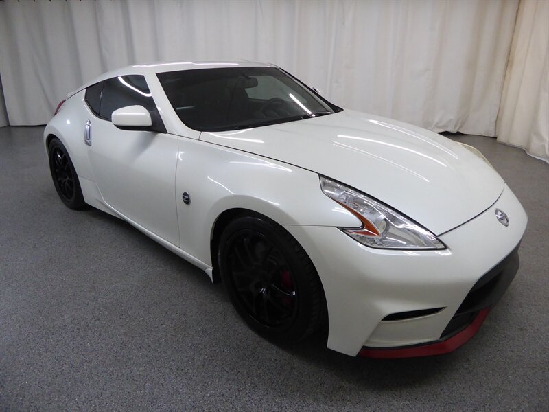 2015 Nissan 370Z Sport - Photo 1 - Downers Grove, IL 60515