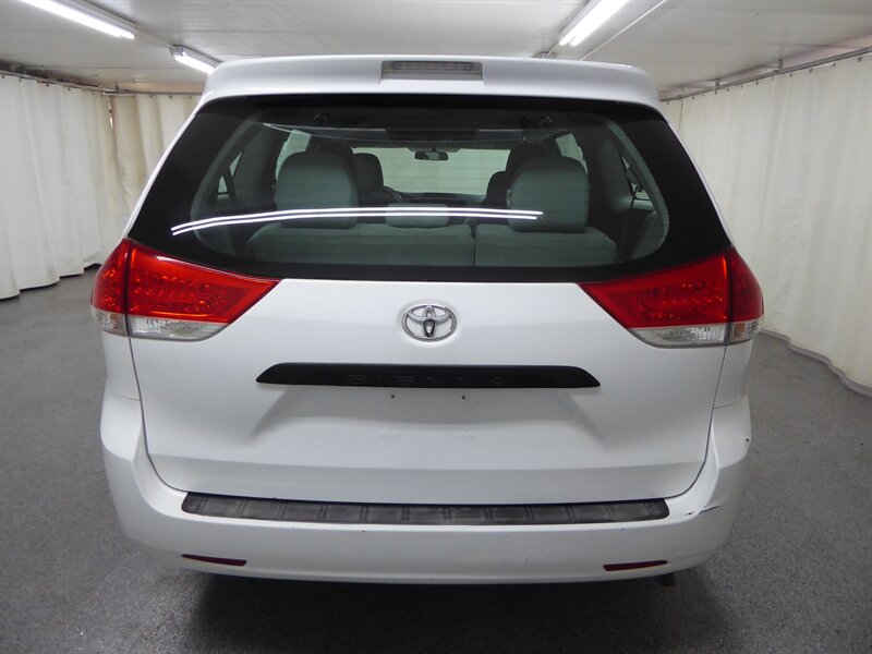 2014 TOYOTA SIENNA - Image 6