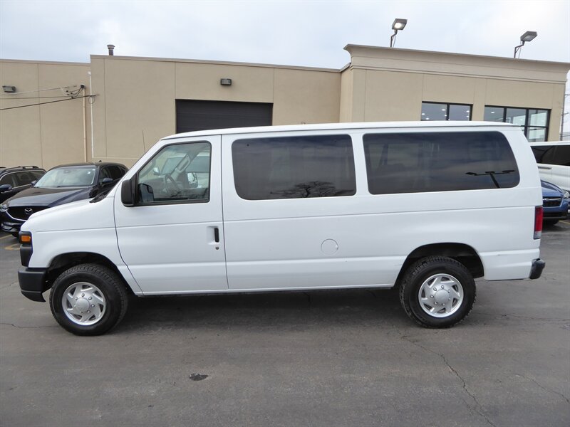 2013 FORD E-350 - Image 4