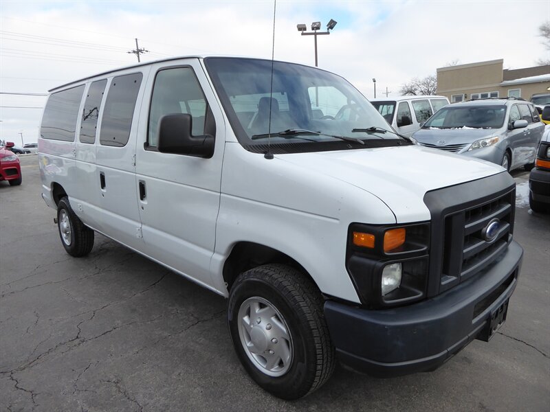 2013 Ford E-Series Econoline Wagon XL's photo