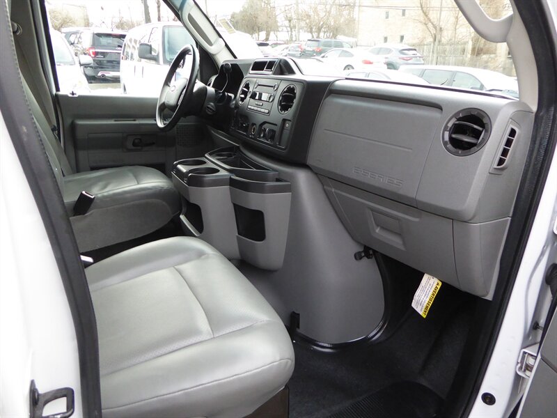 2013 FORD E-350 - Image 20