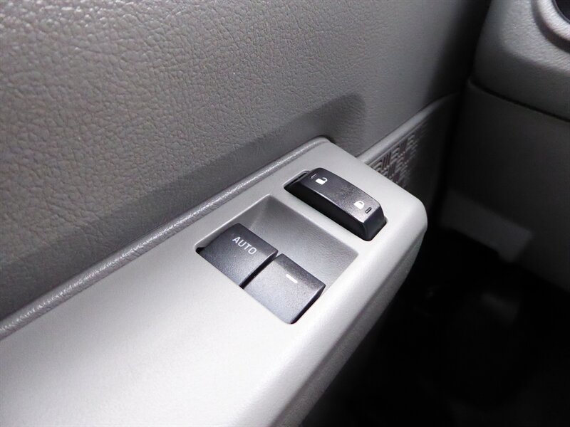 2013 FORD E-350 - Image 15