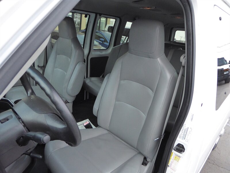 2013 FORD E-350 - Image 17