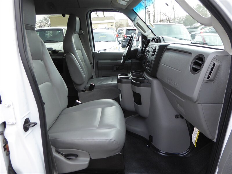 2013 FORD E-350 - Image 22