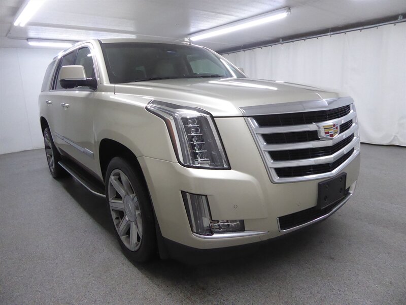 2016 Cadillac Escalade Luxury Collection  