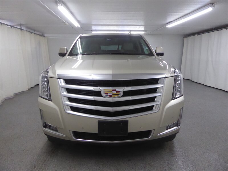 2016 Cadillac Escalade Luxury Collection  