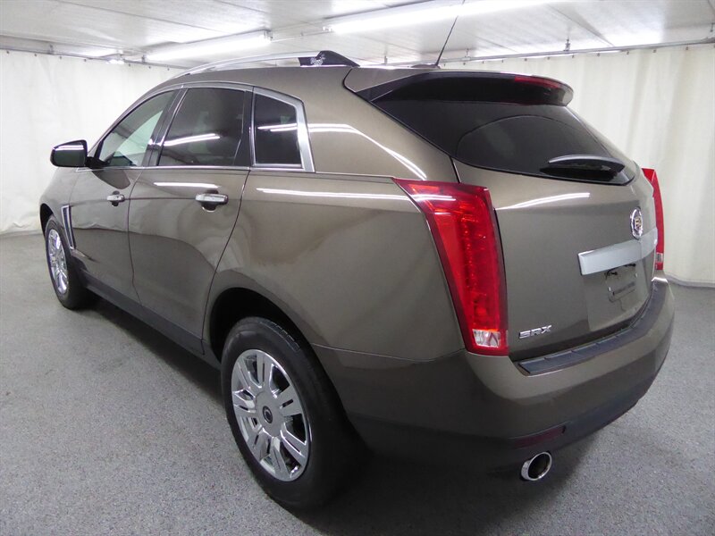 2015 Cadillac SRX Luxury photo 3
