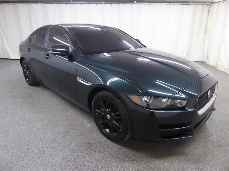 2017 Jaguar XE 25t Premium - Photo 1 - Downers Grove, IL 60515