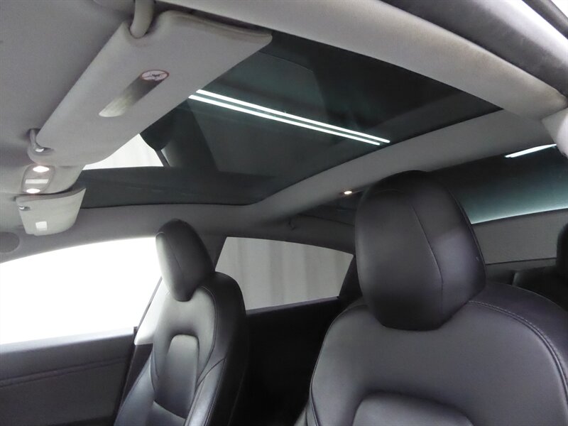 2019 TESLA MODEL 3 - Image 16