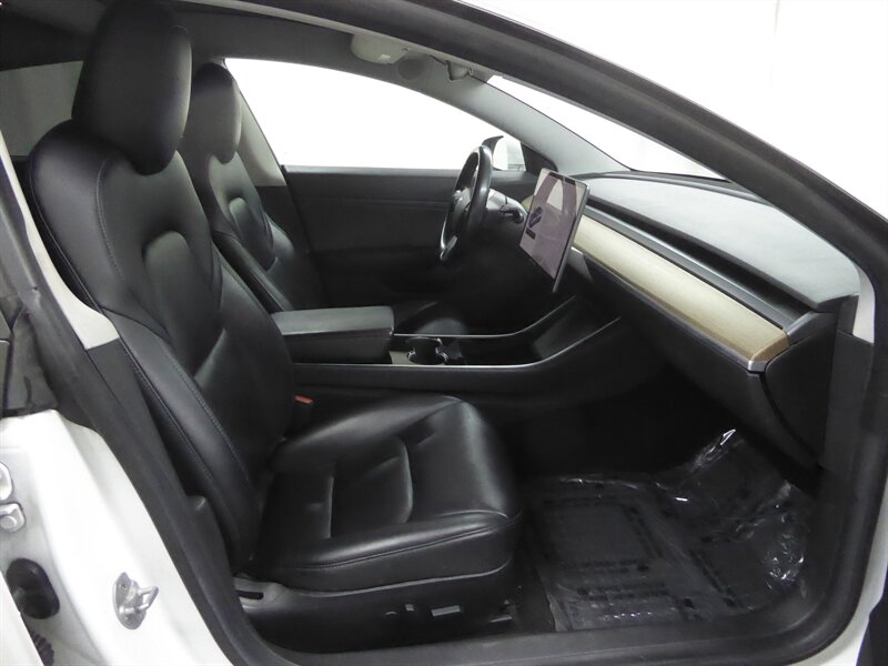 2019 TESLA MODEL 3 - Image 23