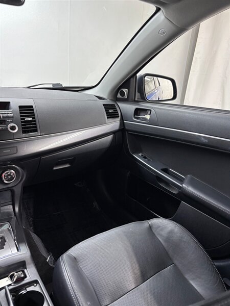 2010 Mitsubishi Lancer Sportback GTS   - Photo 24 - Downers Grove, IL 60515
