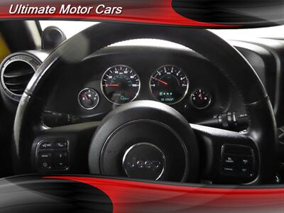 2014 Jeep Wrangler Unlimited Sport   - Photo 11 - Downers Grove, IL 60515
