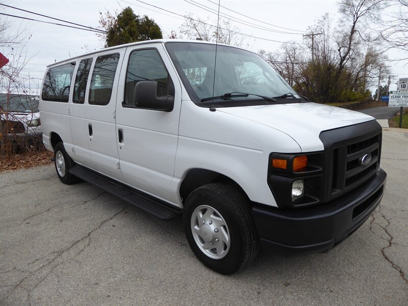 2013 Ford E-Series Econoline Wagon XL