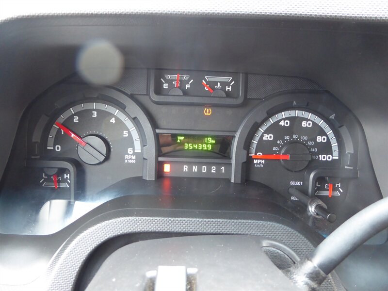 2013 FORD E-350 - Image 12
