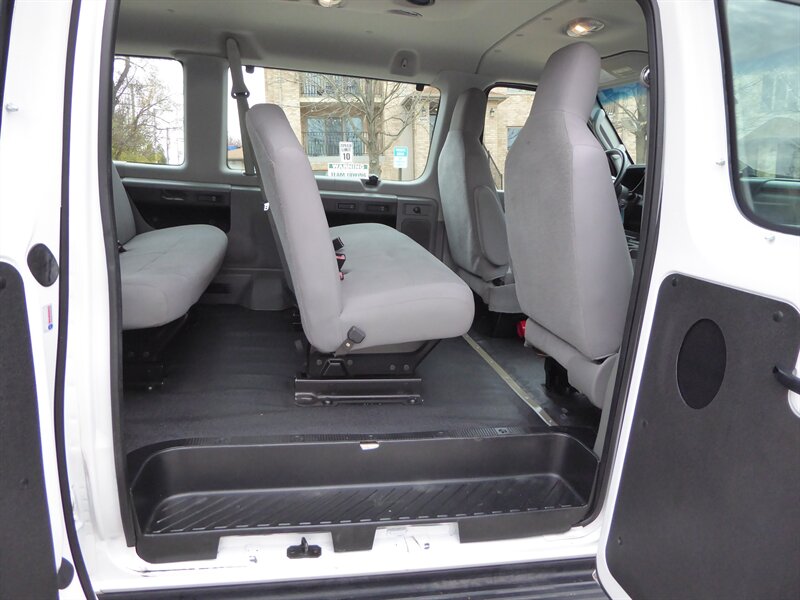2013 FORD E-350 - Image 23