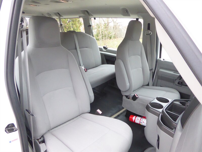 2013 FORD E-350 - Image 19