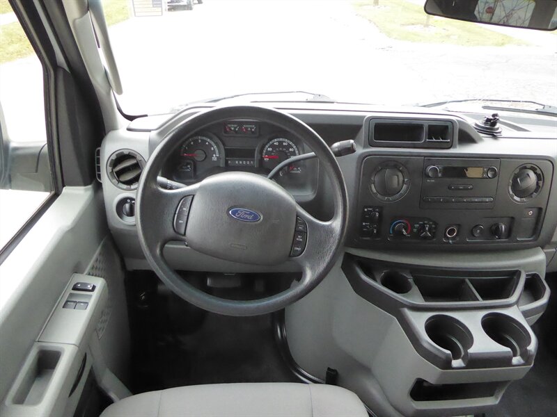 2013 FORD E-350 - Image 10