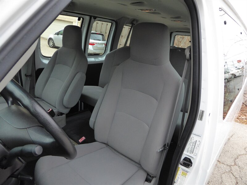 2013 FORD E-350 - Image 15