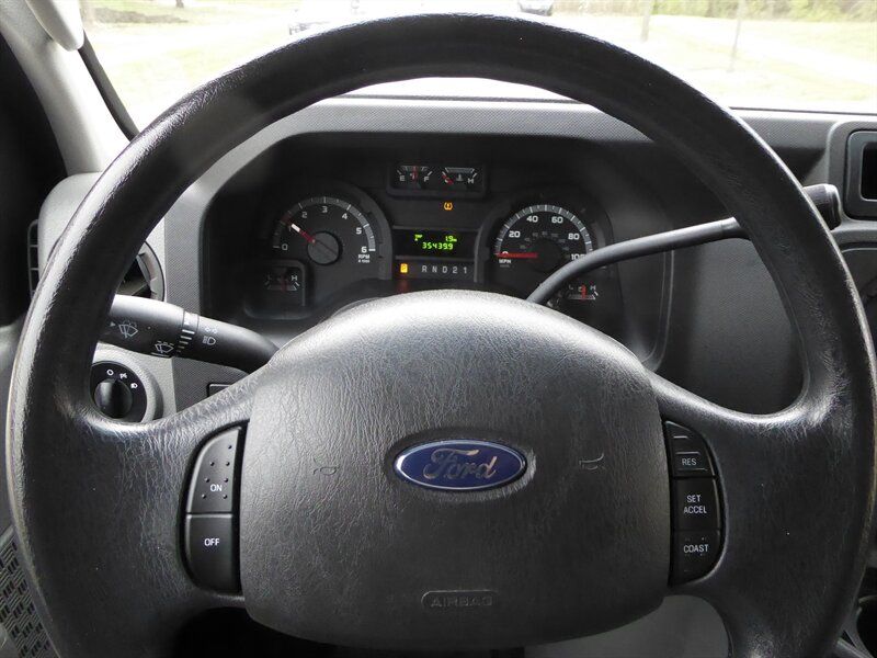 2013 FORD E-350 - Image 11