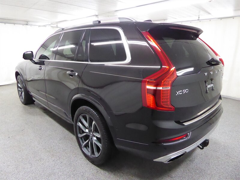2016 Volvo XC90 T6 Momentum photo 3