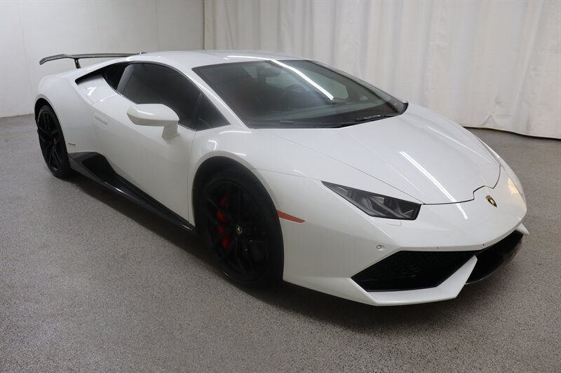 Bianco Monocerous Solid Color (White) 2015 Lamborghini Huracan Coupe All-Wheel Drive 7-Speed Automatic