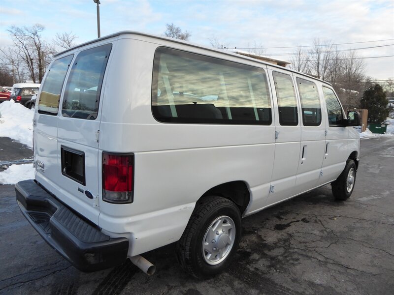 2013 FORD E-350 - Image 7