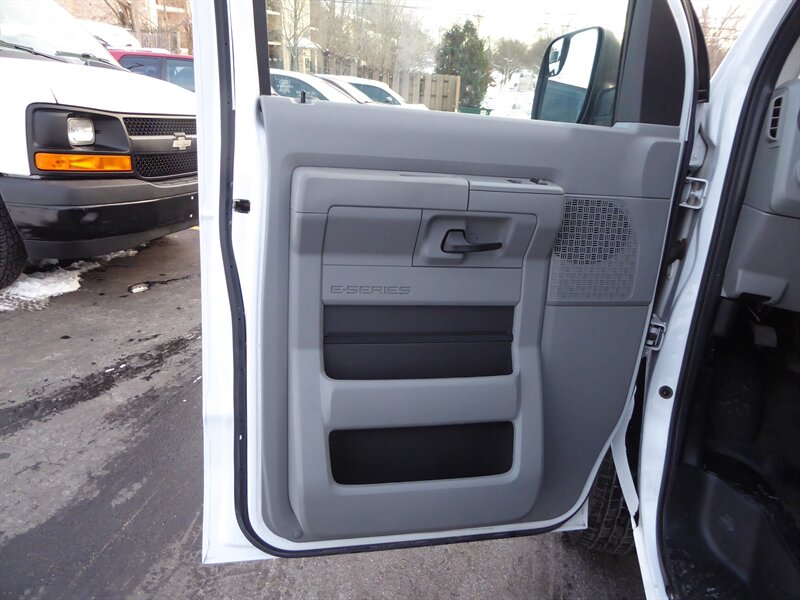 2013 FORD E-350 - Image 18