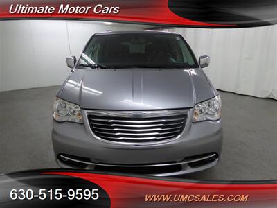 2014 Chrysler Town and Country Touring-L   - Photo 2 - Downers Grove, IL 60515