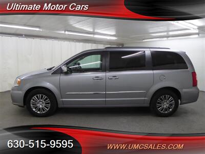 2014 Chrysler Town and Country Touring-L   - Photo 4 - Downers Grove, IL 60515