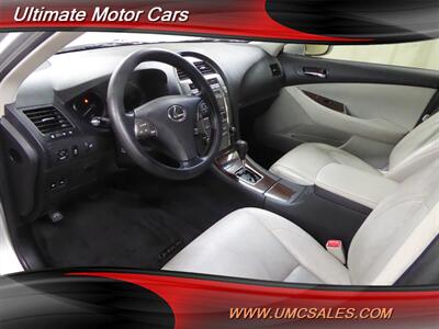 2011 Lexus ES 350   - Photo 16 - Downers Grove, IL 60515