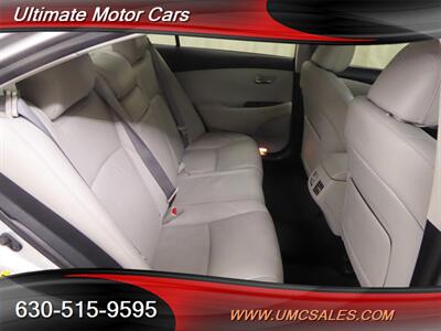 2011 Lexus ES 350   - Photo 28 - Downers Grove, IL 60515