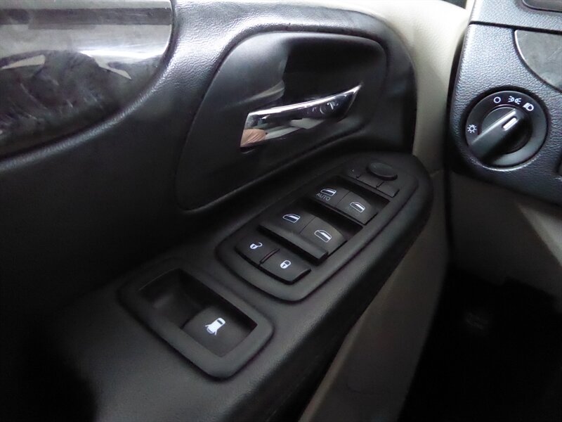 2016 DODGE GRAND CARAVAN - Image 17