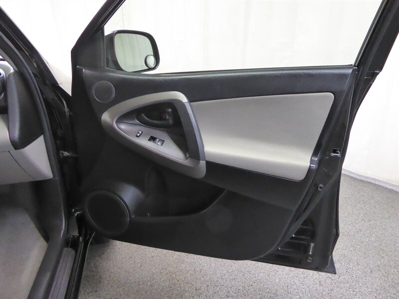 2010 Toyota RAV4 photo 22