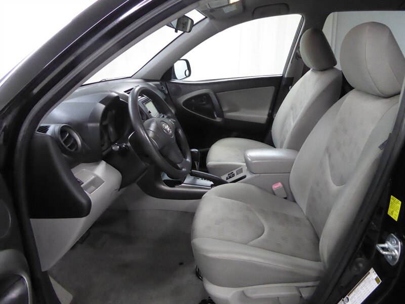 2010 Toyota RAV4 photo 17