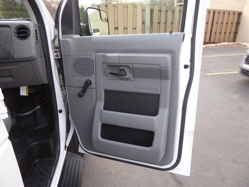 2012 FORD E-350 - Image 15